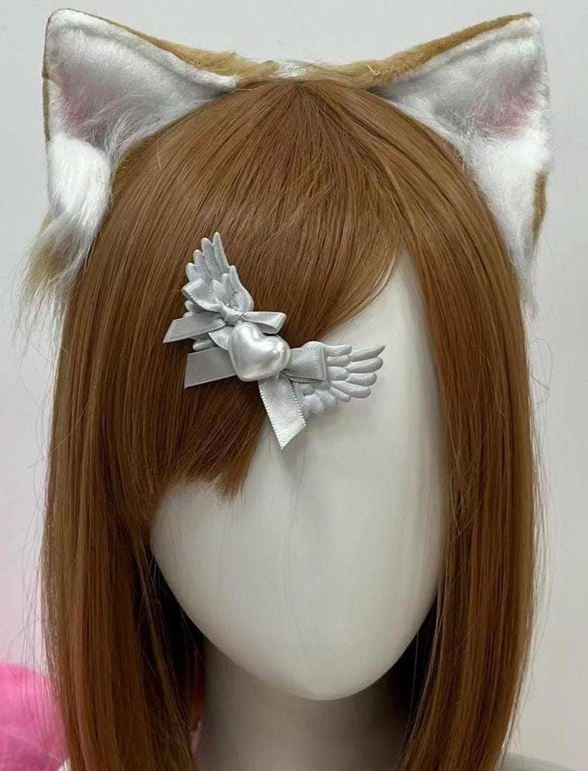 Realistic camel brown and snowy white wolf ears headband captured in a close front crop, showing the lush two-tone faux fur blend, soft pink blush inside each cupped shell, and handmade stitching along the upright tips. Ideal for timberwolf cosplay, therian wear, kemonomimi looks, or furry con builds, these wild-wolf ears sit high on a chestnut-haired mannequin for a natural forest-dweller vibe straight out of a Renaissance fantasy LARP on pine trails.